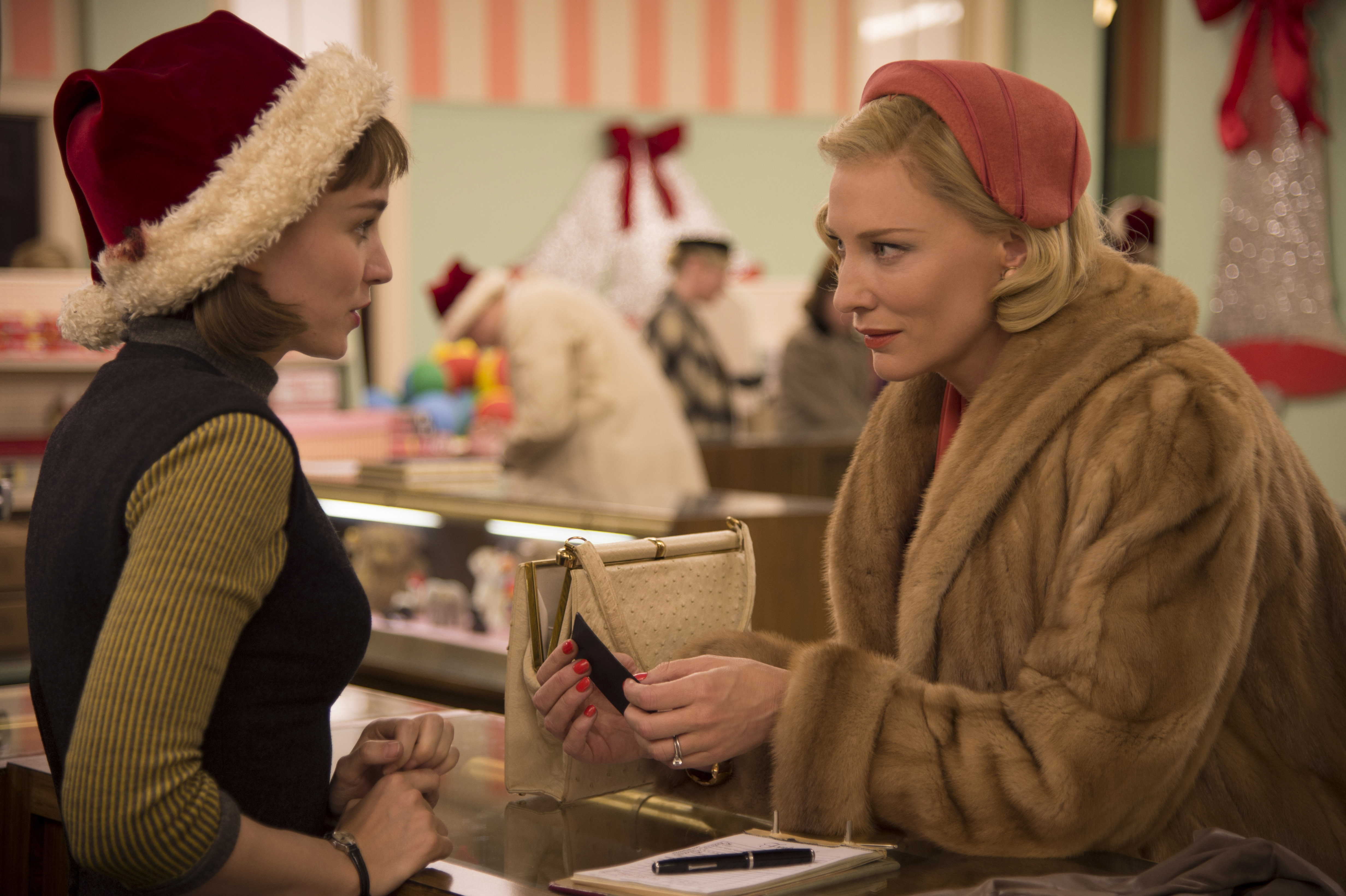 ROONEY MARA et CATE BLANCHETT dans le film CAROL